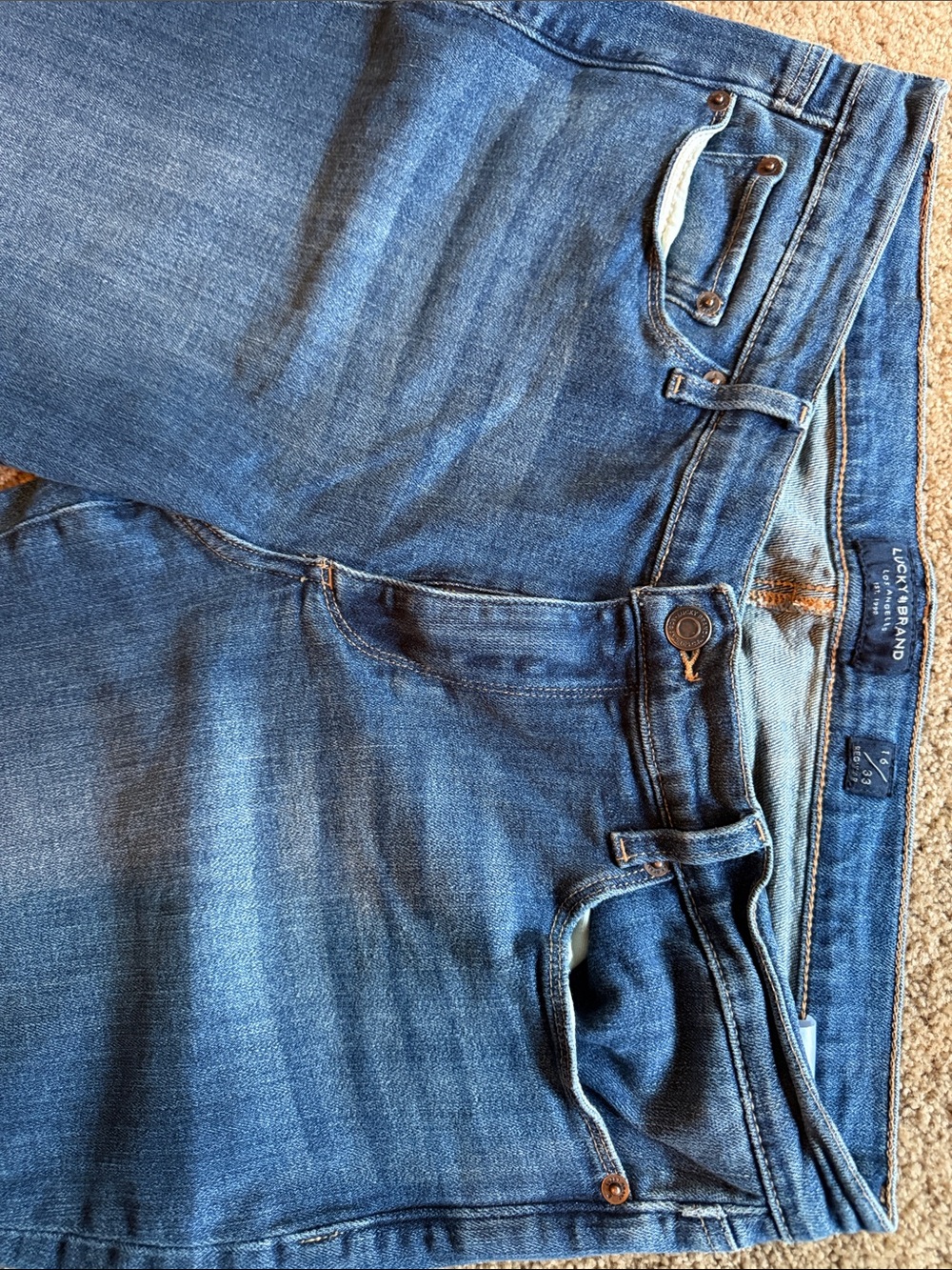 Lot of 3- Lucky Brand Jeans Trio — Dark Blue, Medium Blue & Black - Picture 7 of 7